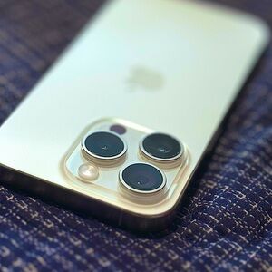 SOLD !!!!   Flawless, White Titanium iPhone 15 Pro